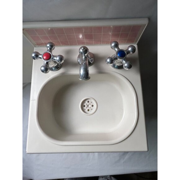 Playskool Rose Petal Cottage Yellow Toy Sink With Faux Faucet & Heart Accents - Picture 7 of 12